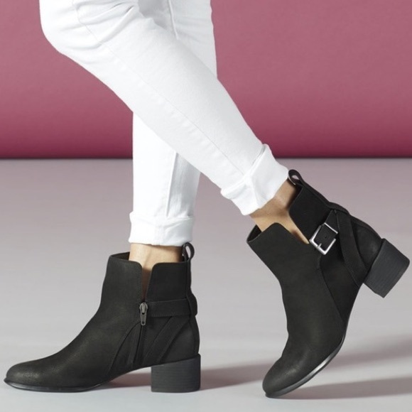 Vionic Women's Sienna Boots - Picture 1 of 11